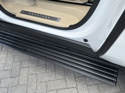 Certified 2023 Cadillac Escalade ESV Premium Luxury w/ Performance Package RWD image 19