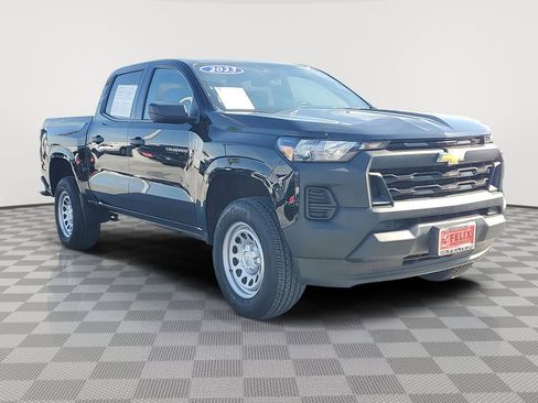 Used 2023 Chevrolet Colorado W/T image 2