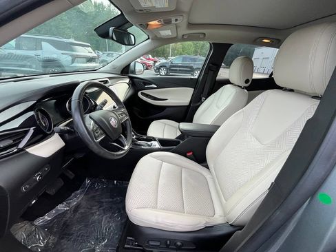 Used 2023 Buick Encore GX Essence w/ Experience Buick Package FWD image 6