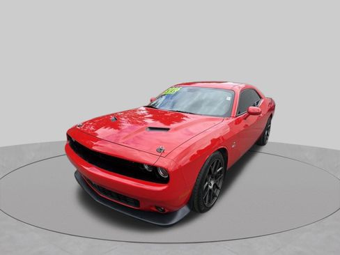 Used 2016 Dodge Challenger R/T Scat Pack w/ Leather Interior Group RWD image 7