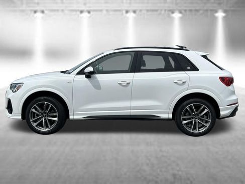 Used 2025 Audi Q3 2.0T Premium w/ Convenience Package AWD/4WD image 2