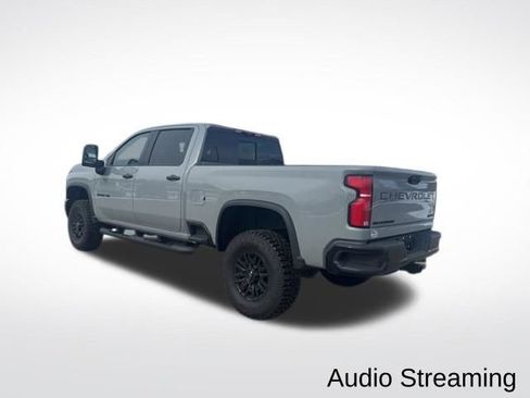 Used 2025 Chevrolet Silverado 2500 ZR2 w/ Technology Package image 3