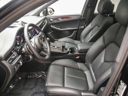 Certified 2026 Porsche Macan AWD/4WD image 22