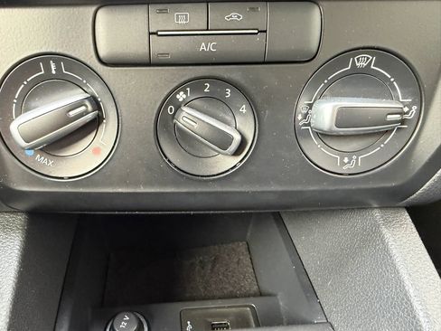 Used 2017 Volkswagen Jetta S FWD image 17