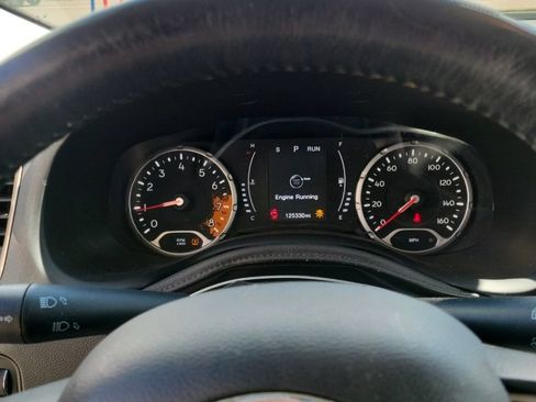 Used 2017 Jeep Renegade Latitude w/ Cold Weather Group AWD/4WD image 10