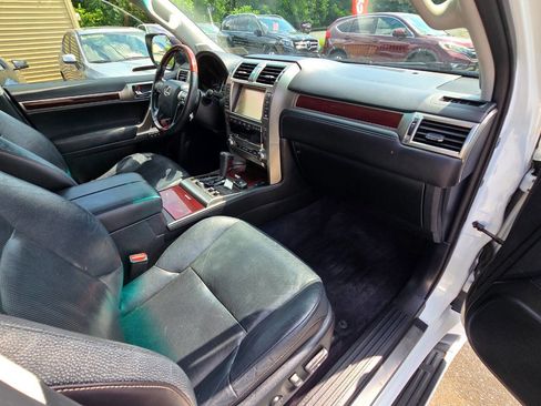 Used 2015 Lexus GX 460 w/ Premium Package image 38