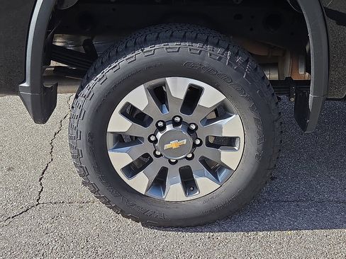 Used 2025 Chevrolet Silverado 2500 Custom w/ Custom Convenience Package image 7