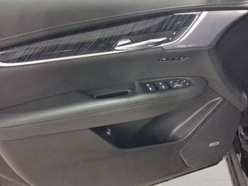 Used 2024 Cadillac XT6 Premium Luxury w/ LPO, Floor Liner Package AWD/4WD image 25