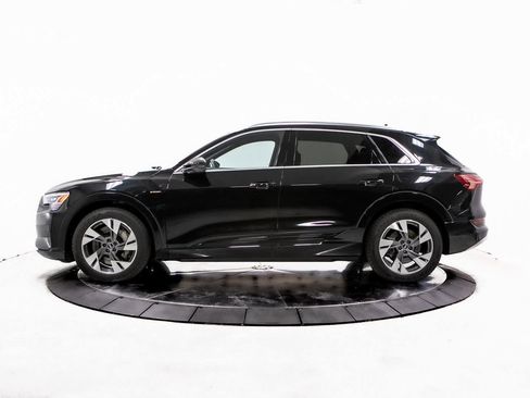 Used 2022 Audi e-tron Premium image 2