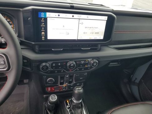 Used 2024 Jeep Wrangler Unlimited Rubicon w/ Safety Group AWD/4WD image 22