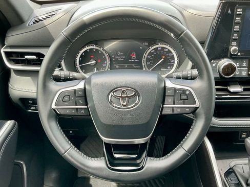 Used 2022 Toyota Highlander XSE image 38