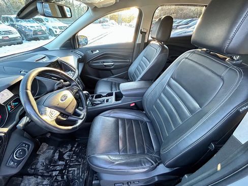 Used 2017 Ford Escape Titanium image 10