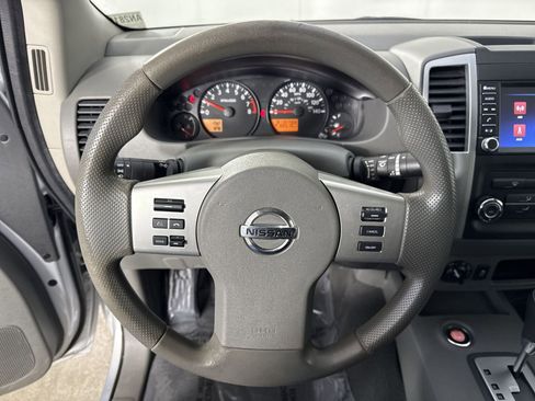 Used 2021 Nissan Frontier SV w/ SV Utility Package AWD/4WD image 11