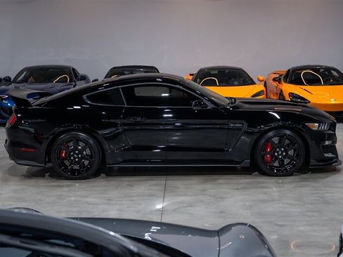 Used 2018 Ford Mustang Shelby GT350R w/ GT350R Equipment Group 920A RWD image 7