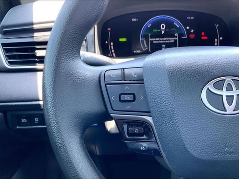 Used 2025 Toyota Camry LE FWD image 45