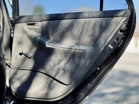 Used 2005 Toyota Corolla CE image 16