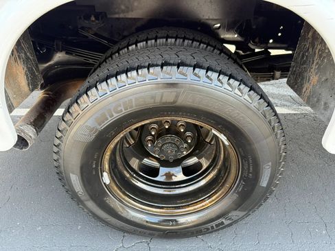 Used 2018 RAM 3500 Tradesman w/ Chrome Appearance Group AWD/4WD image 13