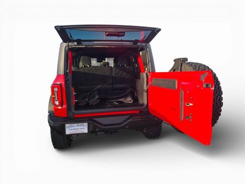 Used 2023 Ford Bronco Badlands image 5