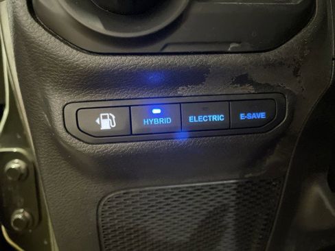 Used 2021 Jeep Wrangler Unlimited Sahara w/ Cold Weather Group AWD/4WD image 33