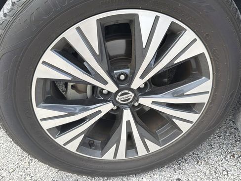 Used 2021 Nissan Rogue SV FWD image 5