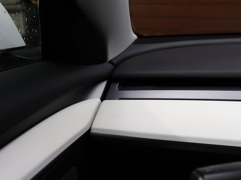 Used 2022 Tesla Model 3 Standard Range image 59