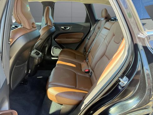 Used 2020 Volvo XC60 T5 Momentum AWD/4WD image 19