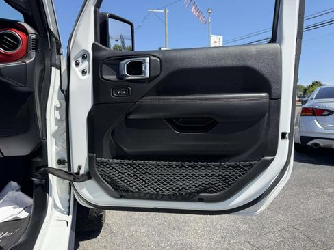 Used 2021 Jeep Wrangler Unlimited Rubicon w/ Uconnect 4C Nav & Sound Group AWD/4WD image 12