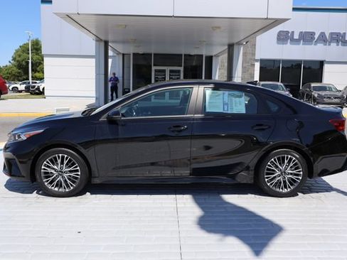 Used 2023 Kia Forte GT-Line w/ GT-Line Premium Package FWD image 2