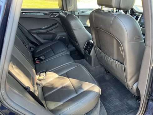 Used 2018 Porsche Macan AWD image 16