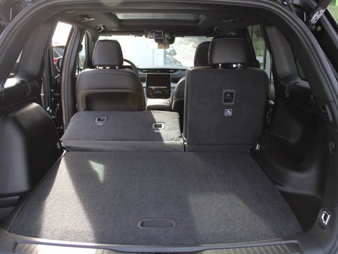 New 2025 Jeep Grand Cherokee Limited w/ Trailer Tow Package image 33