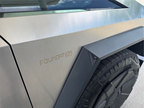 Used 2024 Tesla Cybertruck AWD Crew Cab image 45