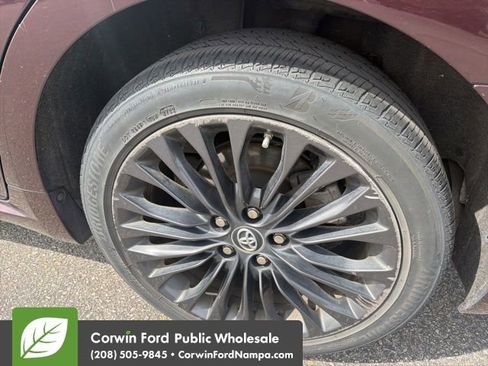 Used 2016 Toyota Avalon Touring FWD image 11