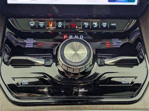 Used 2022 Jeep Grand Wagoneer Series I image 24