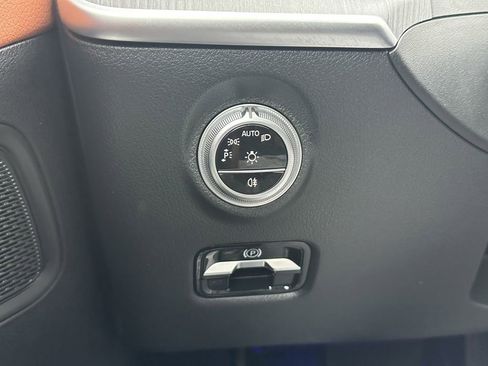 Certified 2025 Mercedes-Benz C 300 Sedan image 35