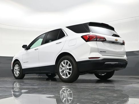 Used 2021 Chevrolet Equinox LT FWD image 19