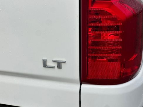 Used 2024 Chevrolet Silverado 2500 LT image 31