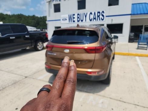 Used 2019 Kia Sportage LX FWD image 12