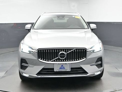 Used 2023 Volvo XC60 B5 Plus w/ Climate Package AWD/4WD image 3