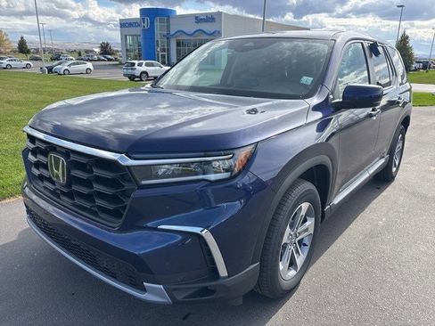 New 2025 Honda Pilot EX-L image 2