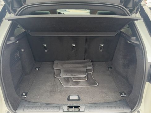 Used 2018 Land Rover Range Rover Evoque SE Premium image 10