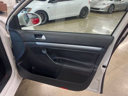 Used 2010 Volkswagen Jetta Limited Edition FWD image 53