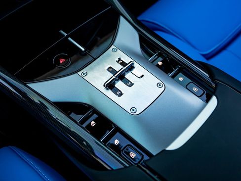 Used 2025 Ferrari Purosangue image 18