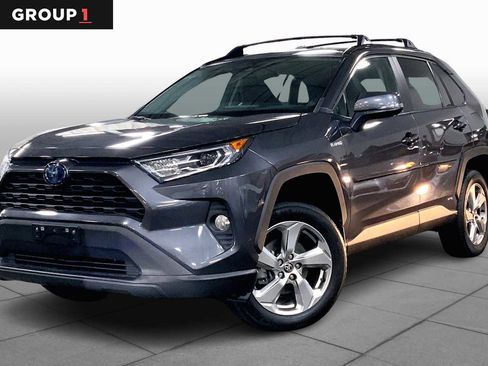 Used 2021 Toyota RAV4 XLE Premium image 1