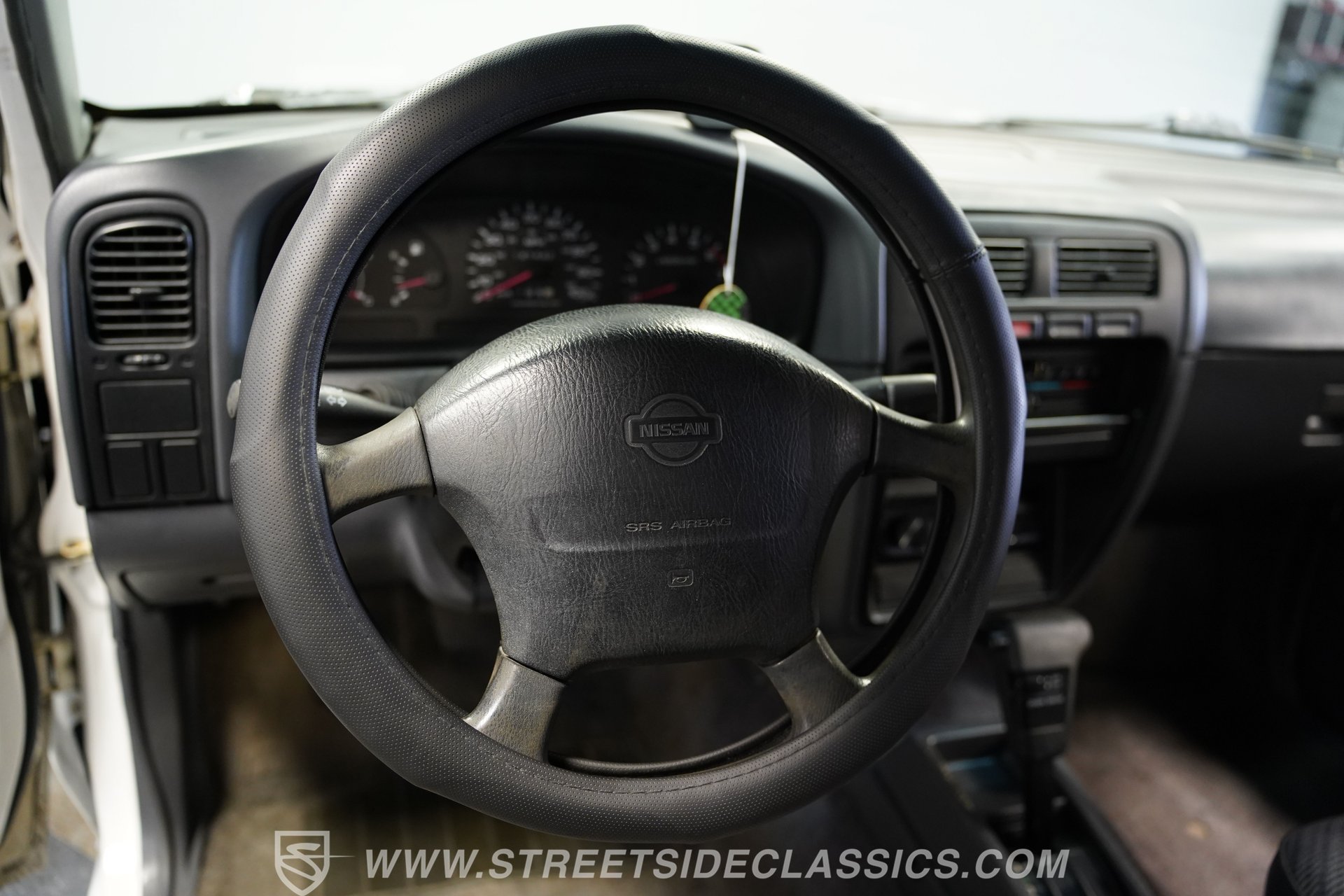 Used 1996 Nissan Pickup 2WD King Cab image 40