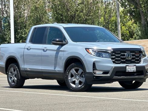 Certified 2025 Honda Ridgeline TrailSport image 2