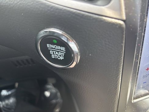 Used 2023 Ford Edge SEL image 28