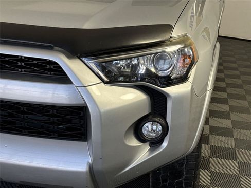 Used 2016 Toyota 4Runner SR5 Premium AWD/4WD image 9