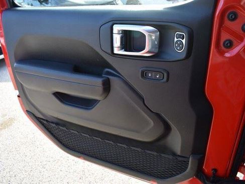 Used 2026 Jeep Wrangler Unlimited Rubicon AWD/4WD image 35