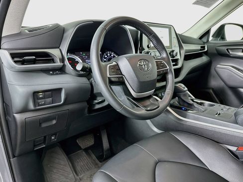 Certified 2026 Toyota Highlander XLE AWD/4WD image 9