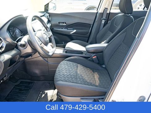 Used 2023 Nissan Kicks SV w/ Interior Electronics Package FWD image 18